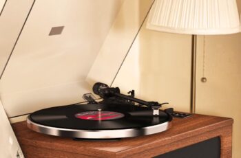 All-in-One Turntable with Built-in Speakers Review