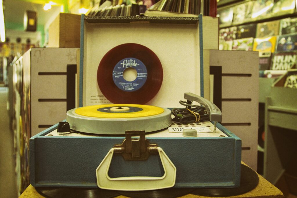 The Comprehensive Buying Guide for Vintage Record Players
