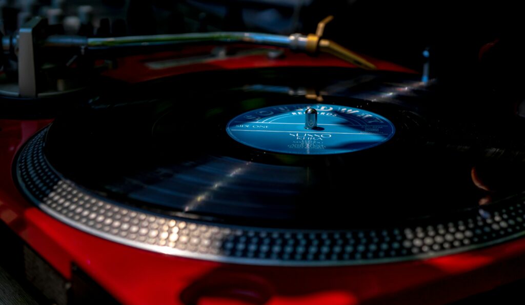 Understanding the Difference: Automatic vs. Manual Turntables