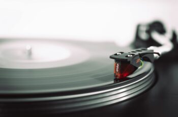 Understanding the Difference: Automatic vs. Manual Turntables